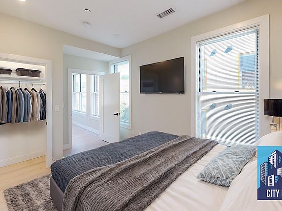 3rd image of 182 Green St #207