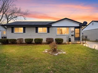 14271 Nadine St, Oak Park, MI 48237