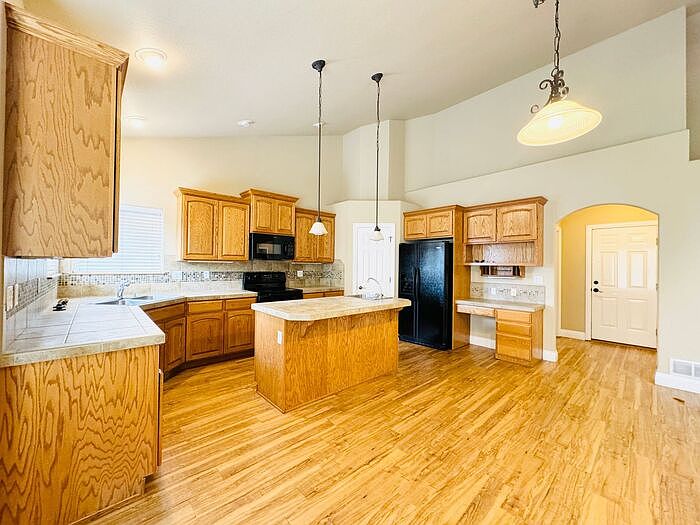 1st image of 4960 Hornbeam Ct