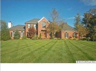 3 Regal Ct, Monroe Township, NJ 08831