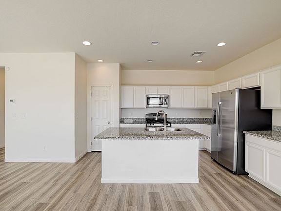 2nd image of 10033 Bismuth St