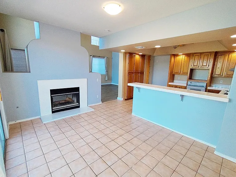 28414 Champions Dr — Photo 10