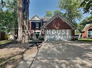 5 Regency Ct, Conroe, TX 77304