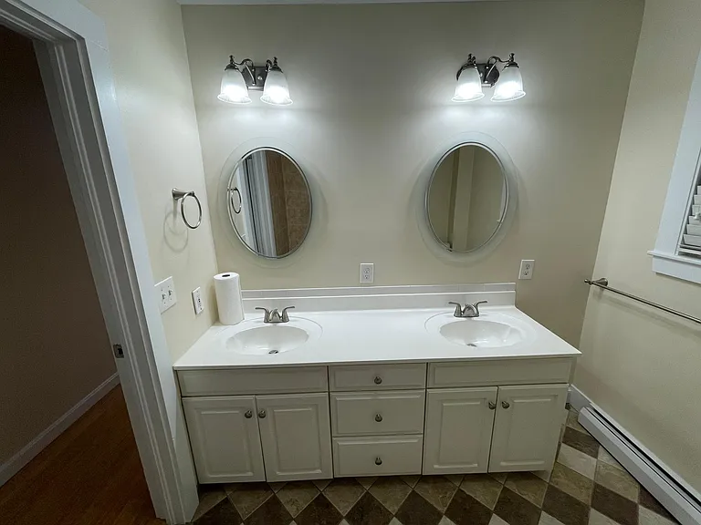 60 Park St #2 — Photo 12