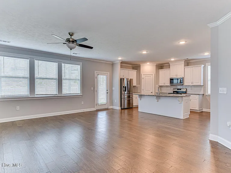 3153 Wayne Dr — Photo 13