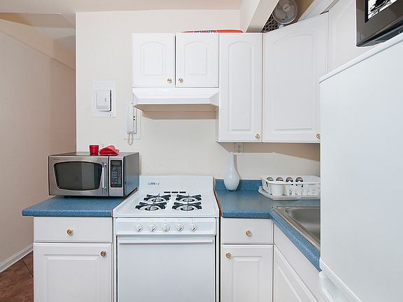 4th image of 247 E 33rd St #5K