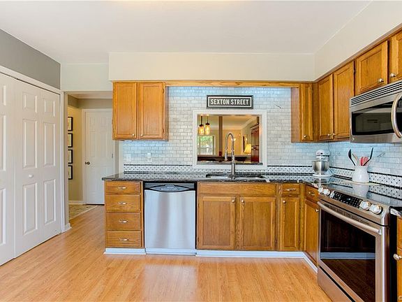 5th image of 4112 Bush Lake Dr #4112