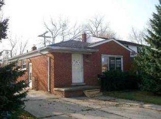 16960 Martin Rd, Roseville, MI 48066