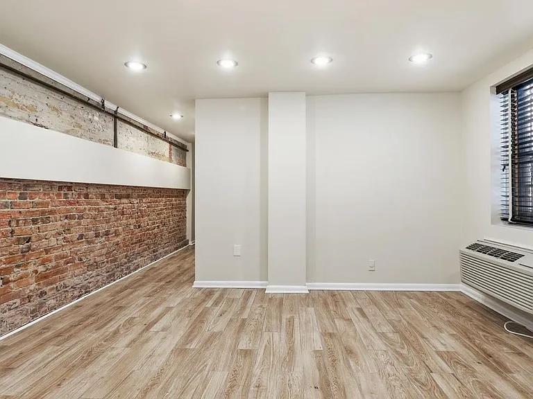 1450 Harvard St NW #B — Photo 8