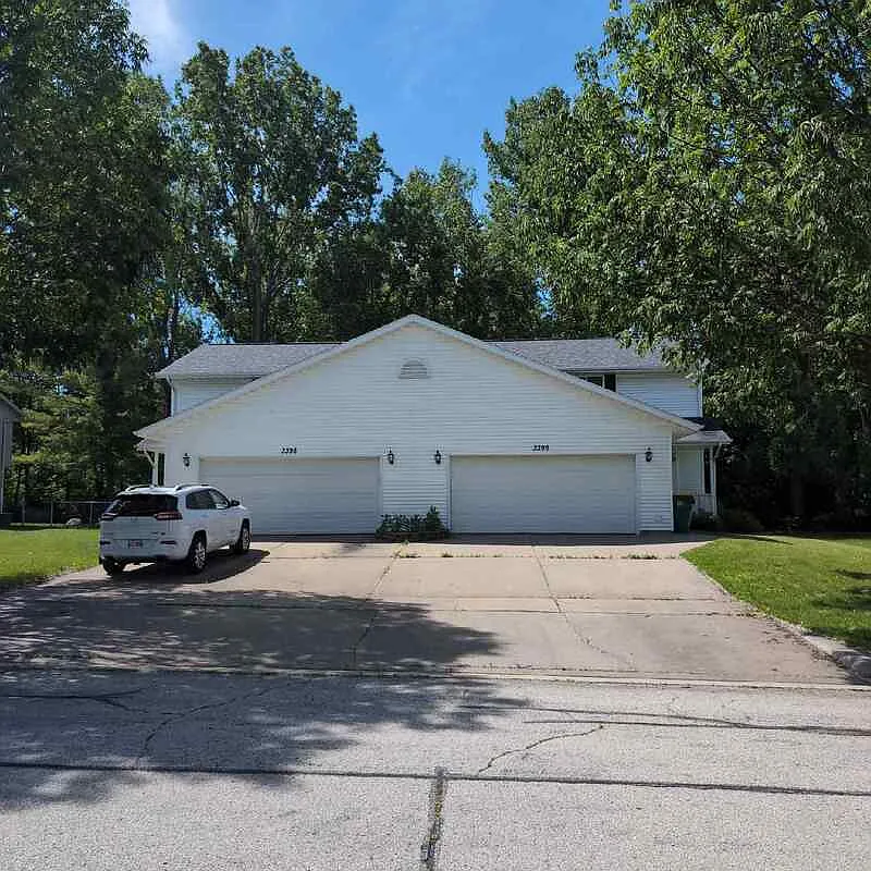 3 bed, 2.0 bath, $1,899 — Photo 1