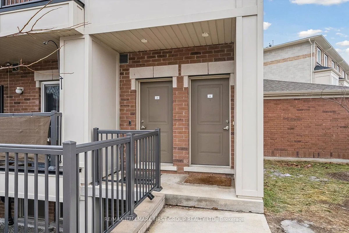 Building Photo - 485 Beresford Path #6
