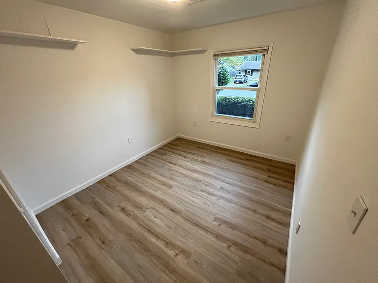 W bedroom