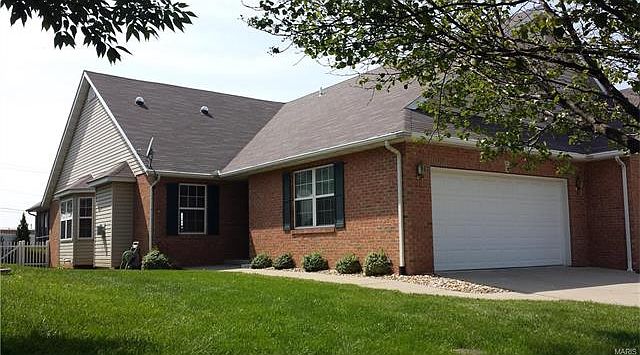 1st image of 17 Old Orchard Ln