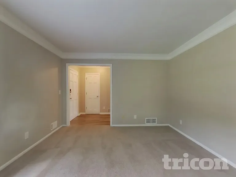 2339 Country Club Dr SE — Photo 18
