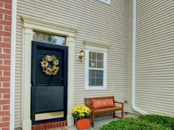 6 Tavern Ln, Whitehouse Station, NJ 08889