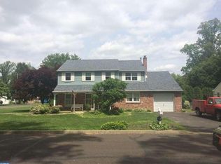 903 Buchanan Dr, Langhorne, PA 19047