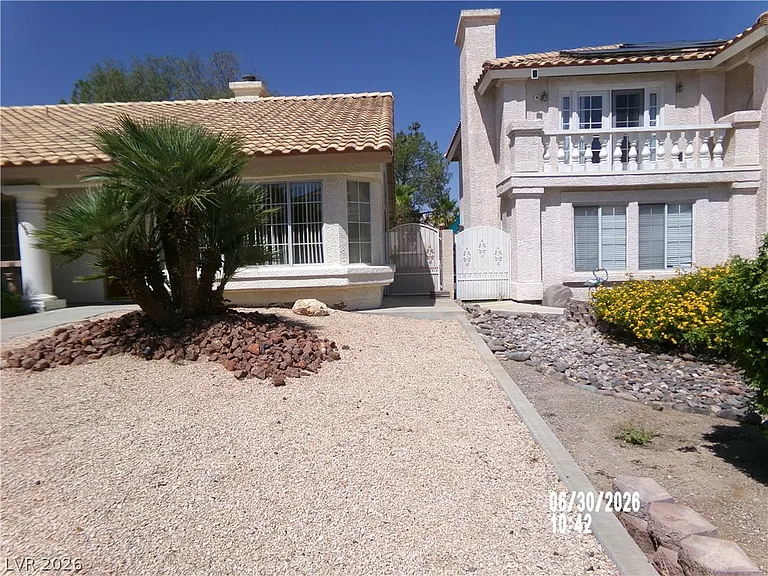 809 Long Branch Dr — Photo 3