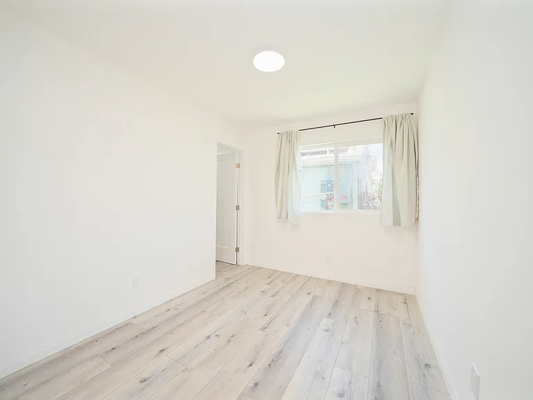 349 E Newman Ave #A — Photo 15