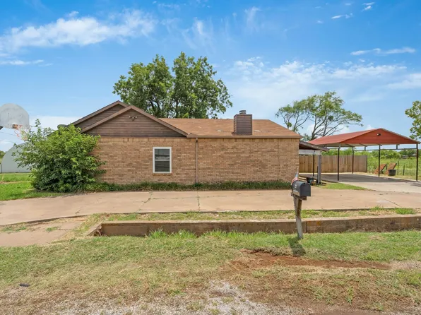 125 S Gate Gardens St, Iowa Park, TX 76367