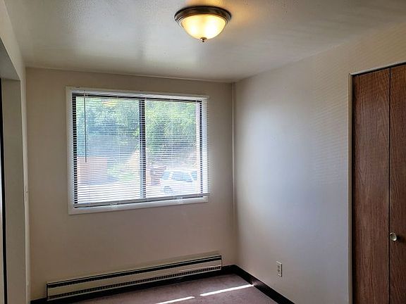 3rd image of 1929 Burnstead Dr