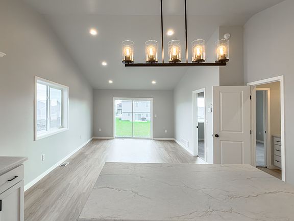 5th image of 3645 33rd St S