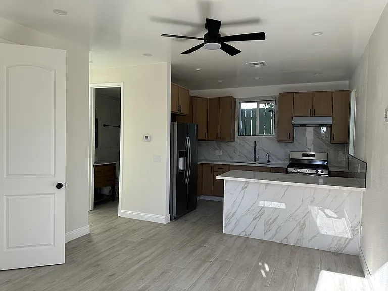 5335 Saxon St — Photo 4