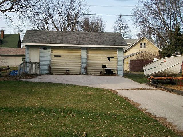 2nd image of 720 Richmond St