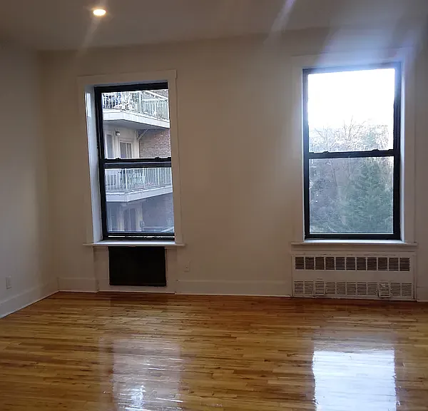2030 Madison Ave #2D — Photo 1
