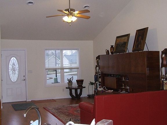 5th image of 2016 E Creekwood Dr