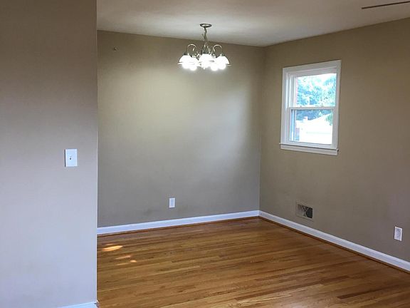 4th image of 1753 Victoria St