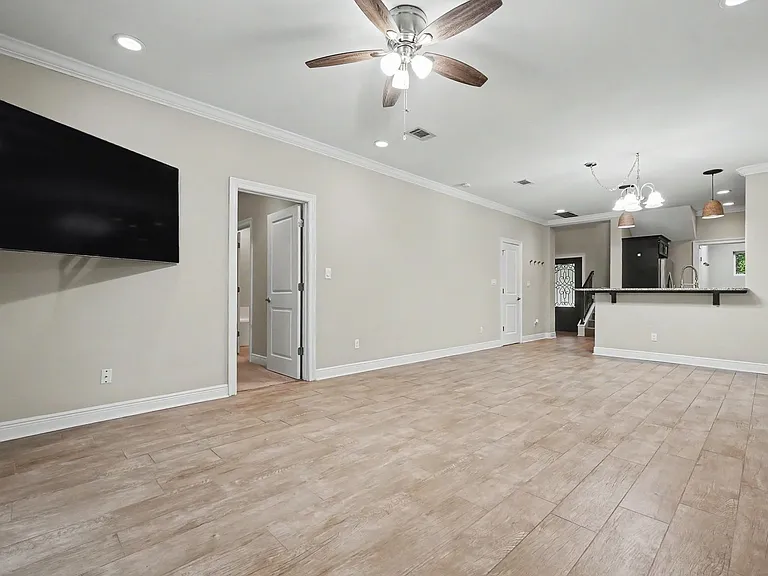 490 Soundview Ct — Photo 19