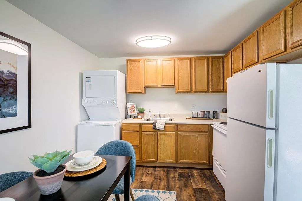 Mapleton Square Apartment Homes — Photo 4
