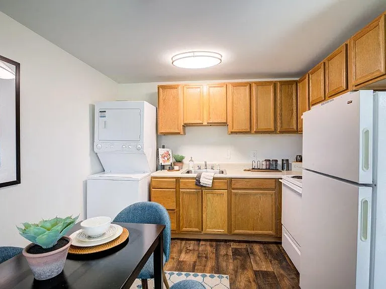 Mapleton Square Apartment Homes — Photo 4