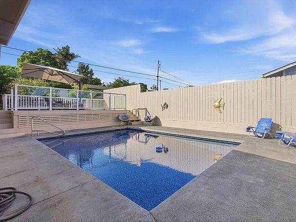 3rd image of 3260 Kihapai Pl