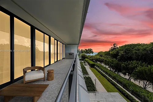 8701 Collins Ave Photo 1