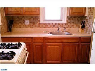 4th image of 2246 Scovel Ave