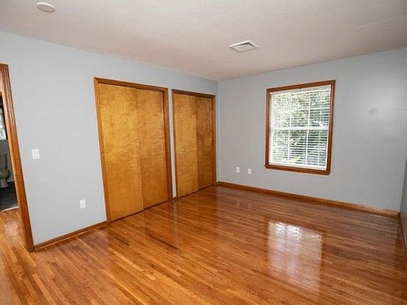 2nd image of 154 Brighton Ave