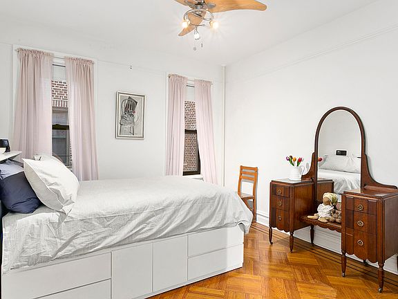 5th image of 411 8th Ave #43