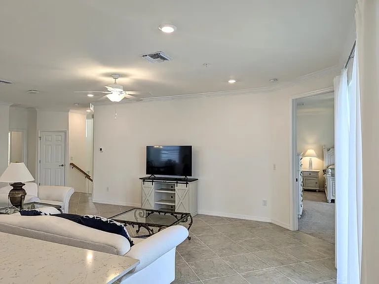 923 Tidewater Shores Loop — Photo 16