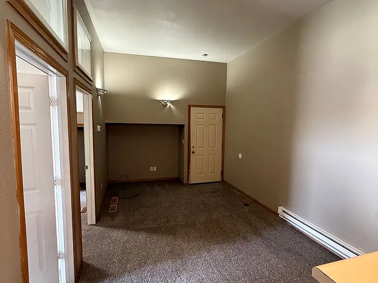 117 E Cherry St — Photo 12