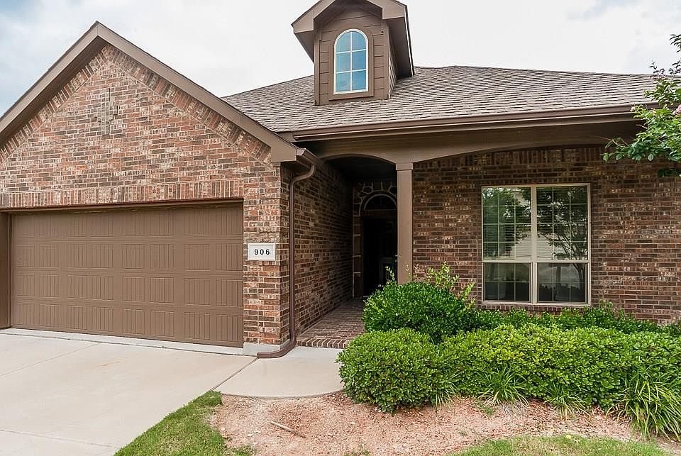 1st image of 906 Sagebrush Trl