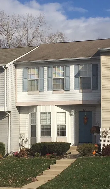 1012 Ridgewood Ct photo 1