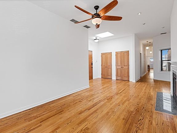 4th image of 4059 N Sheridan Rd APT 3