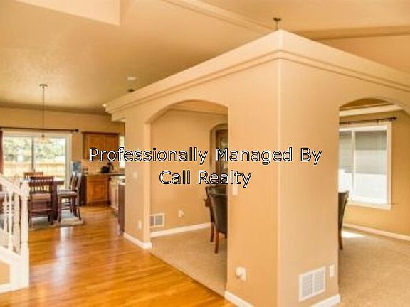 3rd image of 1907 S Shamrock Dr