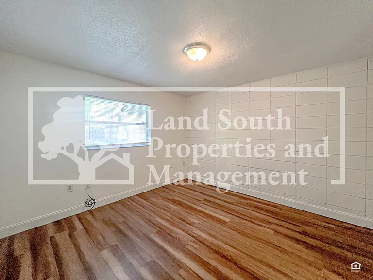 817 W Carole St #11 — Photo 7