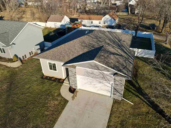 2209 Milligan Ct, Cedarrapids, IA 52404