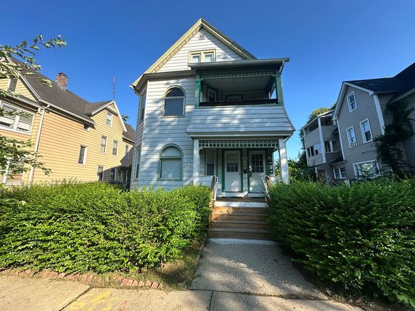 60 Acushnet Ave