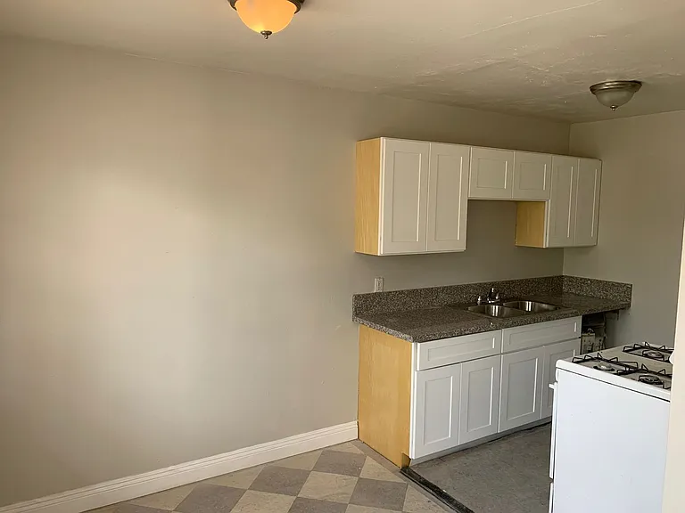 230 W Boston Ave #7 — Photo 4