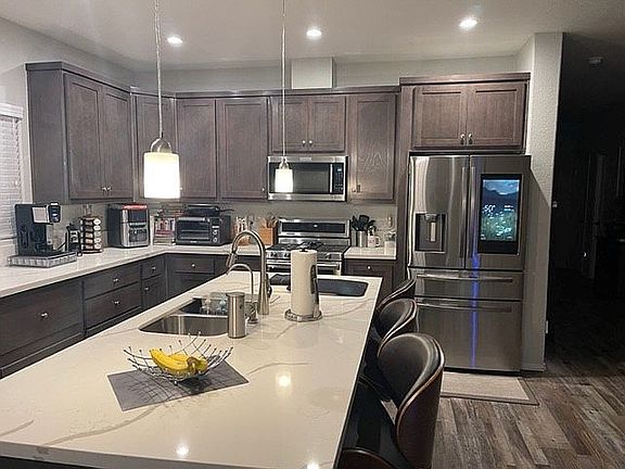 Gorgeous open Kitchen
