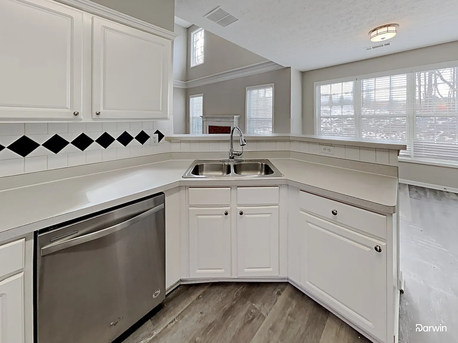 4 bed, 2.5 bath, 2758 sqft, $2,780 — Photo 3